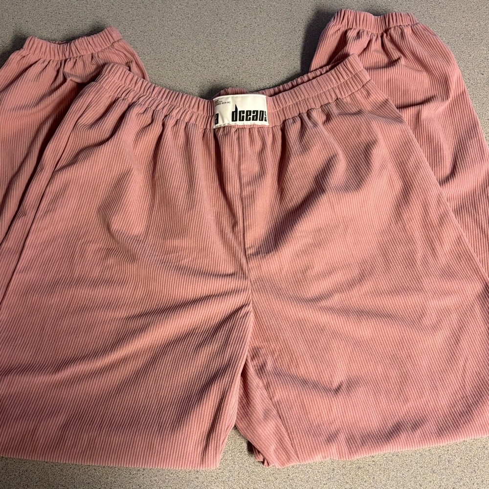 Brand new never worn, dceaos sweat pants, ribbed.